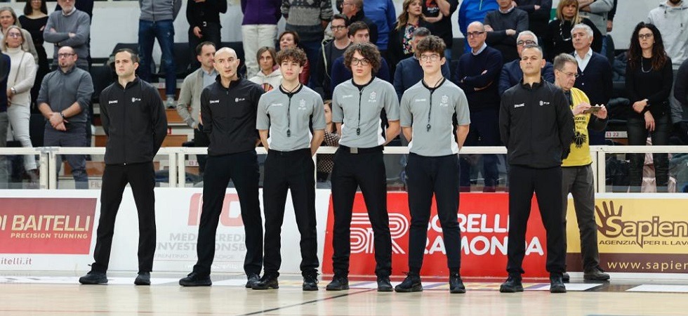 I giovani arbitri del Trentino in campo con i colleghi professionisti per Trento-Milano